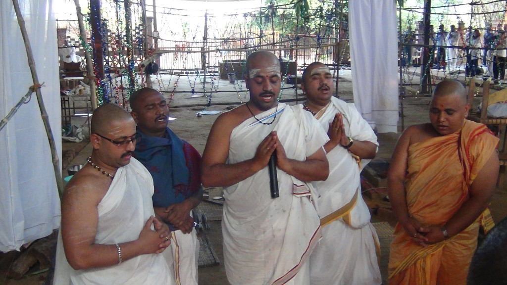  Chanting before Pravargya.