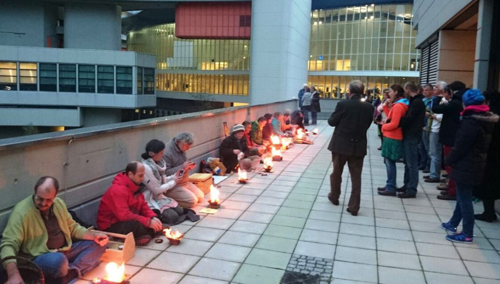 Twelve Agnihotra fires were performed at UNO City, Austria.